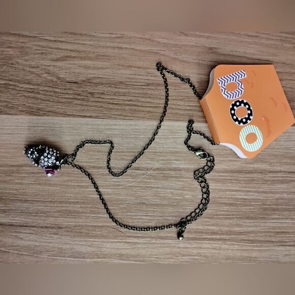 Skull with Rhinestone and Flower Necklace NWT by boo - Picture 1 of 7